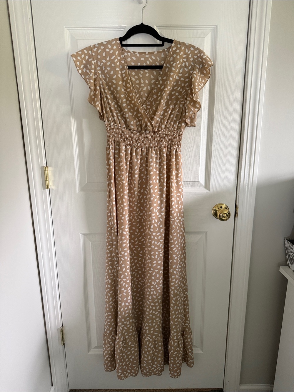 Women’s Ruffled V-Neck Maxi Dress in Beige Print